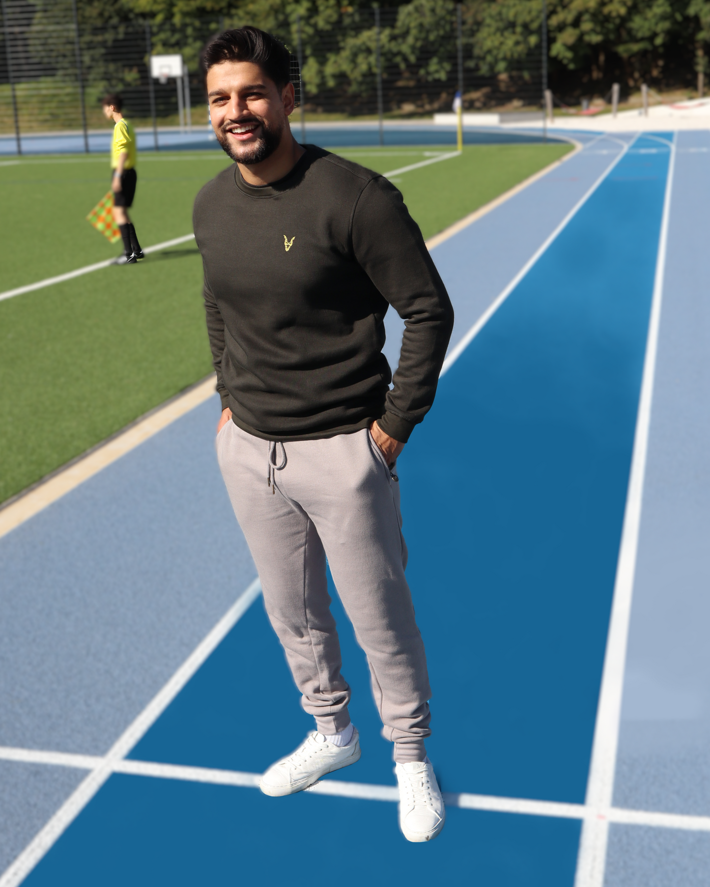 Pullover Grün Logo Rot/Gelb