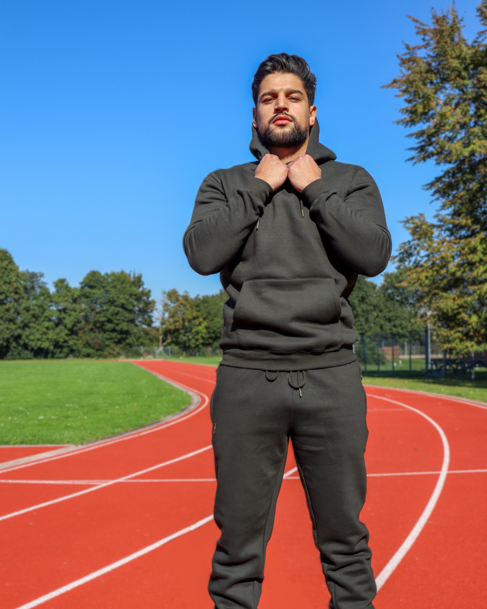 Hoodie Grün Logo Rot/Gelb