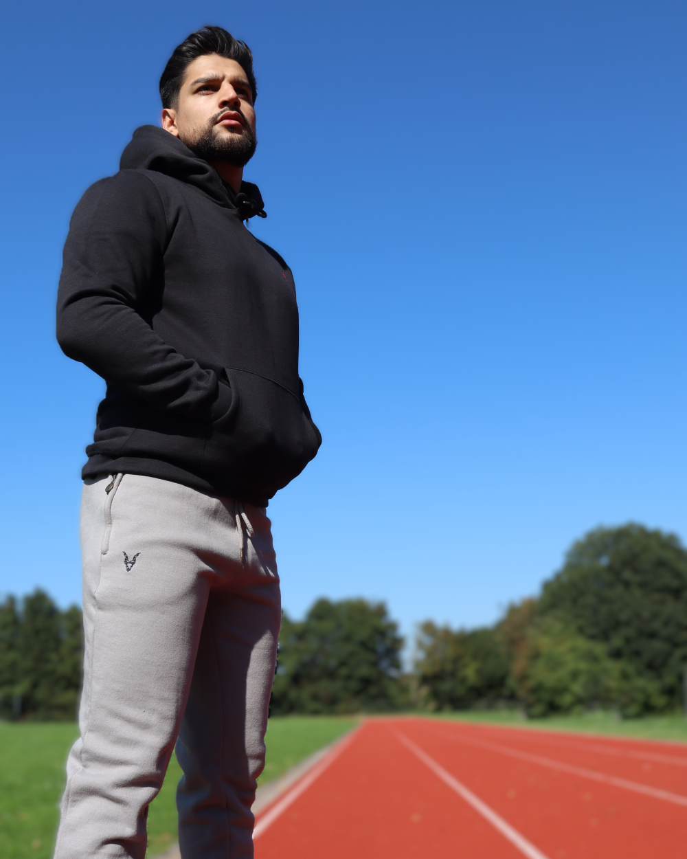 Hoodie Schwarz Logo Gelb/Rot