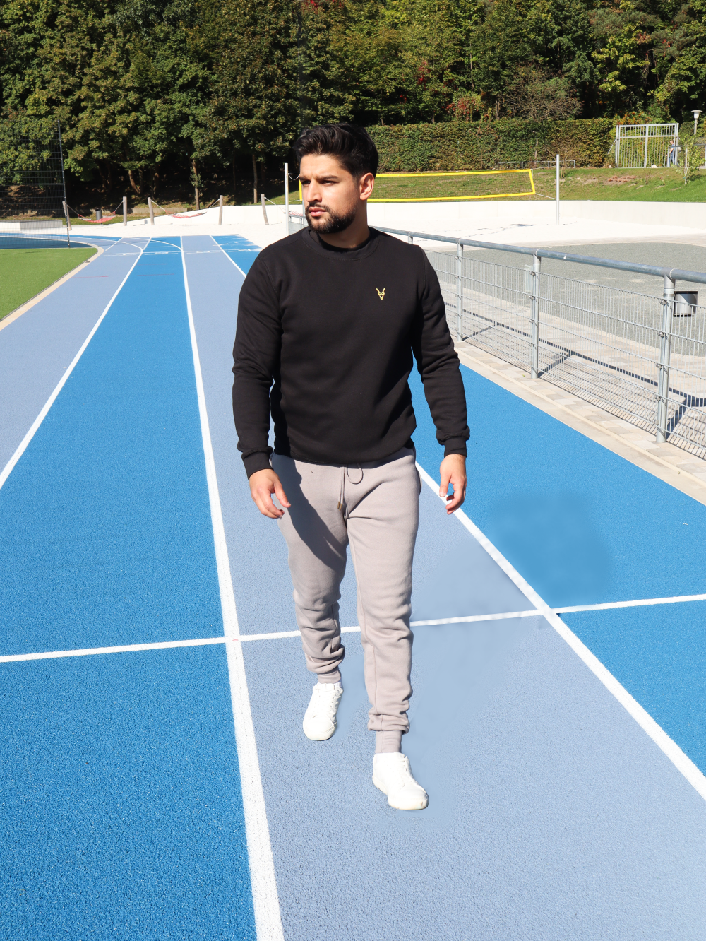 Pullover Schwarz Logo Rot/Gelb