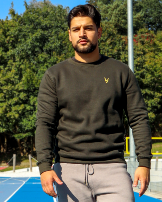 Pullover Grün Logo Rot/Gelb