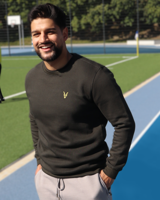 Pullover Grün Logo Rot/Gelb